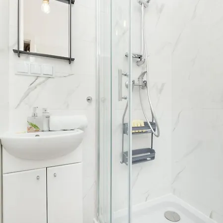 Unique With Free Parking In Only 500m From The By Renters アパート ソポト